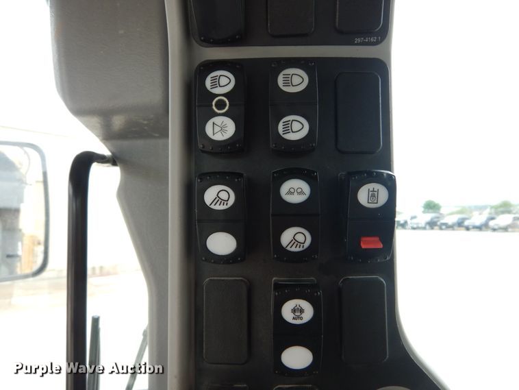 image for item IT9114 2012 Caterpillar 140M2 VHP  motor grader