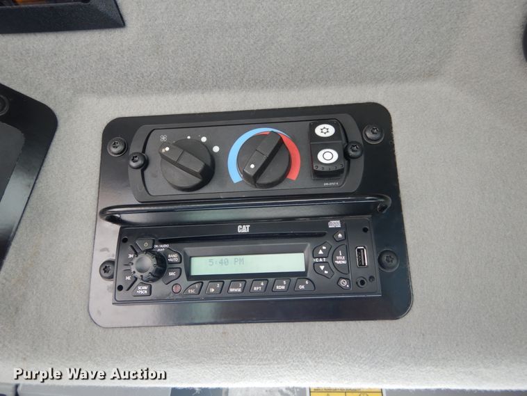 image for item IT9114 2012 Caterpillar 140M2 VHP  motor grader