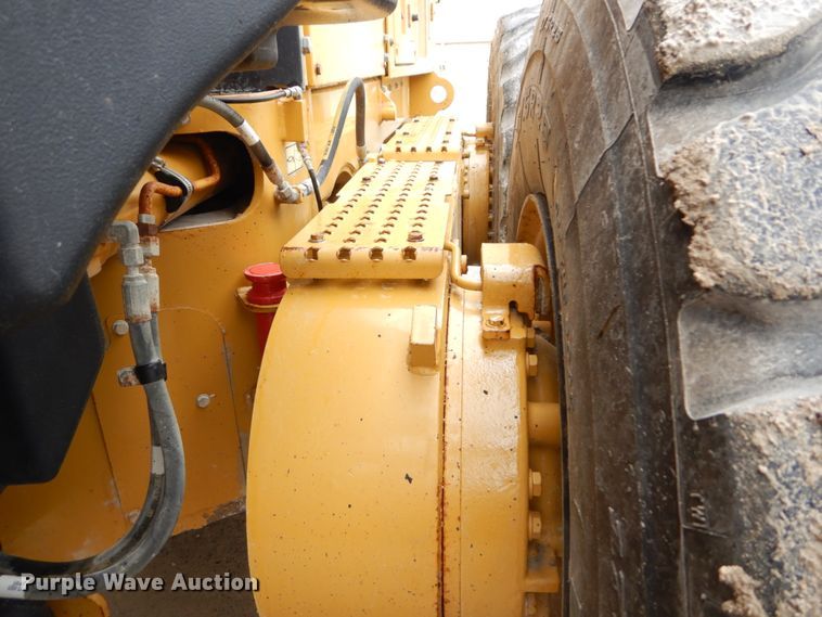 image for item IT9114 2012 Caterpillar 140M2 VHP  motor grader