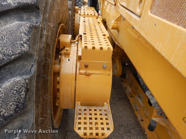 image for item IT9114 2012 Caterpillar 140M2 VHP  motor grader