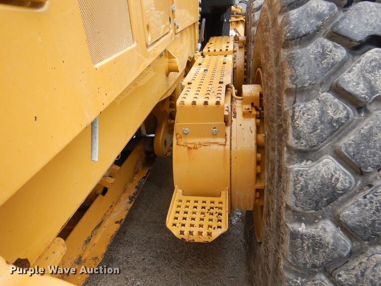 image for item IT9114 2012 Caterpillar 140M2 VHP  motor grader
