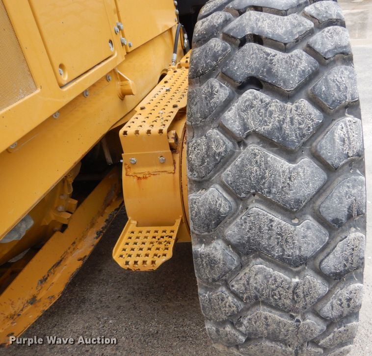 image for item IT9114 2012 Caterpillar 140M2 VHP  motor grader