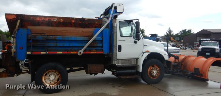 image for item IT9126 2009 International DuraStar 4400  dump truck