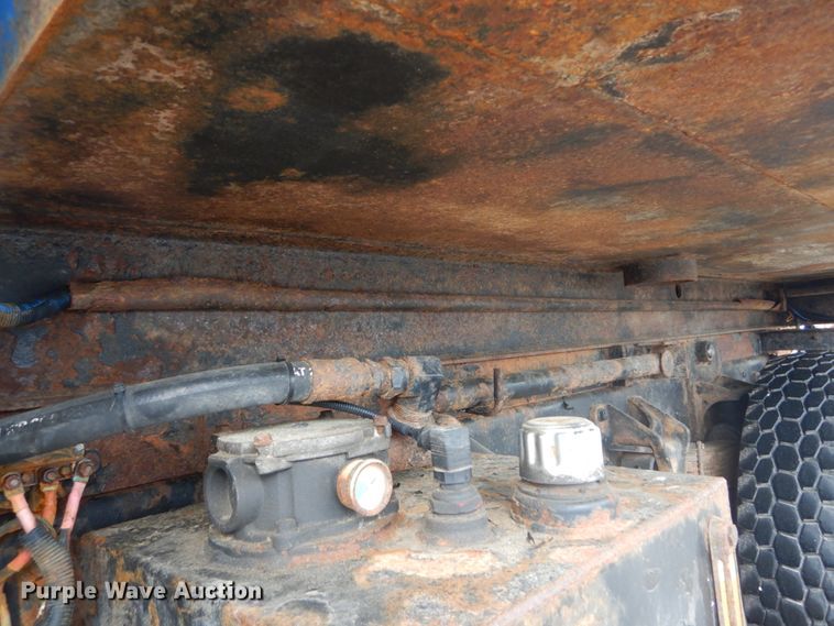 image for item IT9126 2009 International DuraStar 4400  dump truck