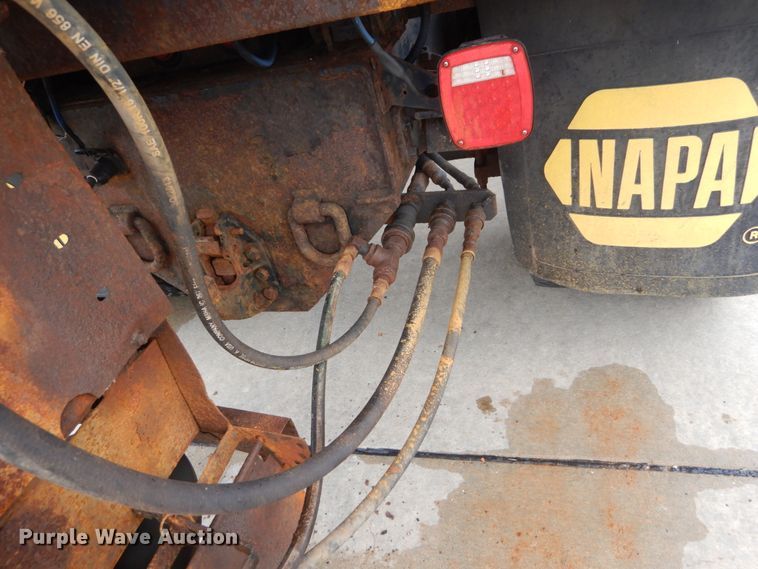 image for item IT9126 2009 International DuraStar 4400  dump truck