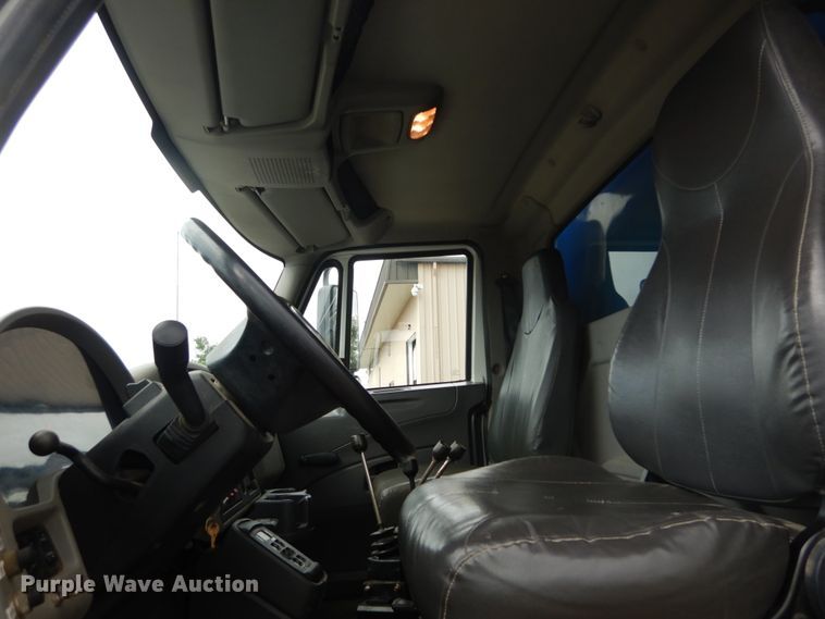 image for item IT9126 2009 International DuraStar 4400  dump truck