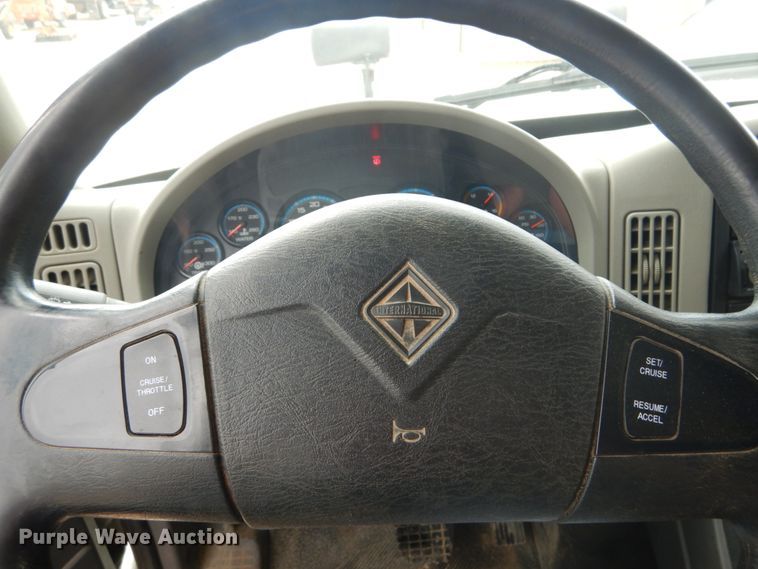 image for item IT9126 2009 International DuraStar 4400  dump truck