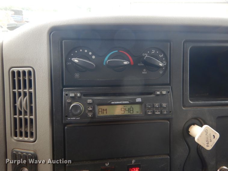 image for item IT9126 2009 International DuraStar 4400  dump truck