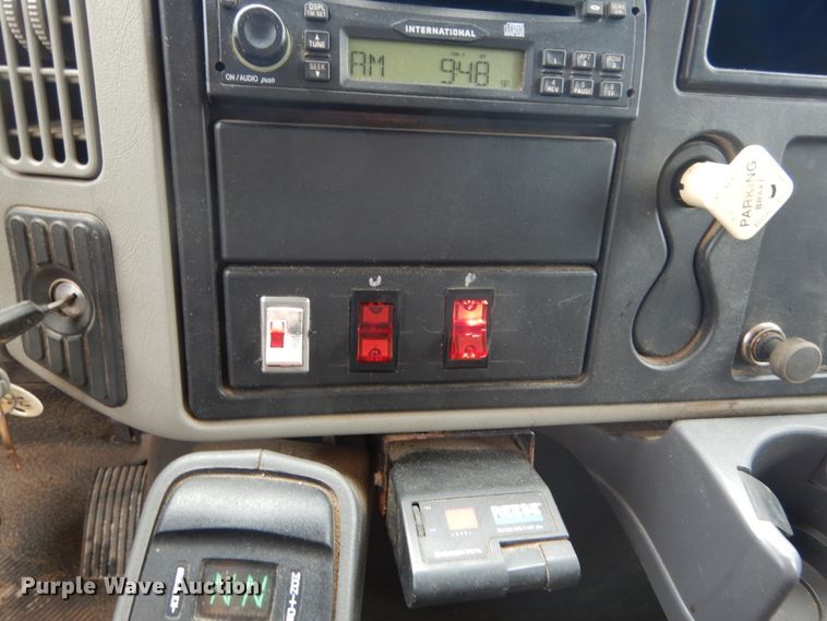 image for item IT9126 2009 International DuraStar 4400  dump truck