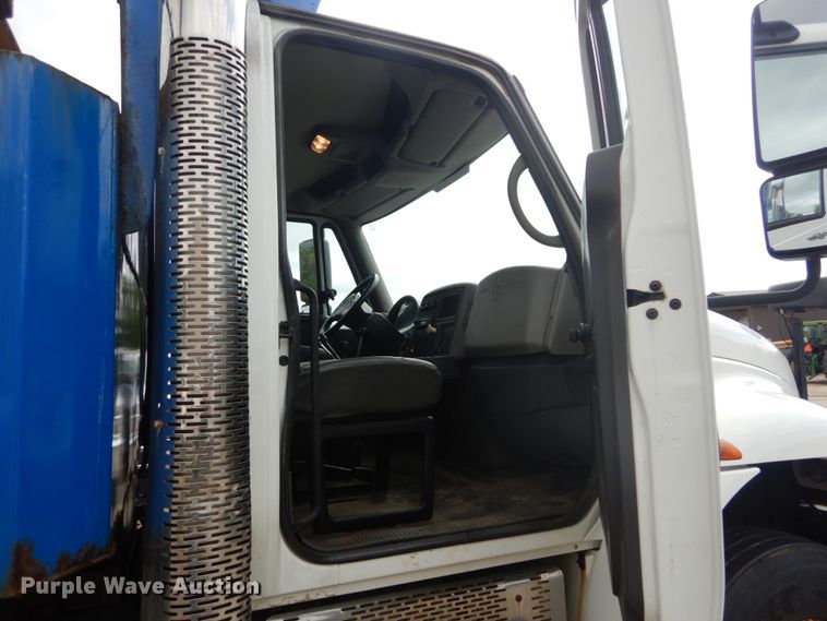 image for item IT9126 2009 International DuraStar 4400  dump truck