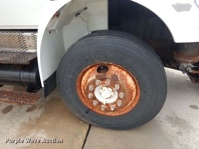 image for item IT9126 2009 International DuraStar 4400  dump truck