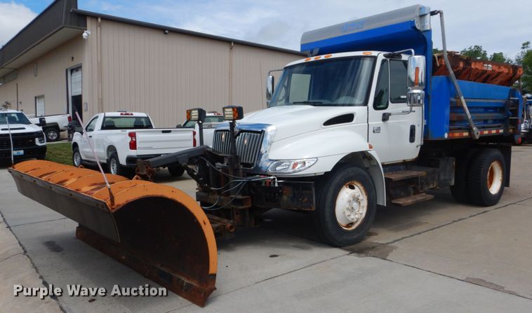 image for item IT9127 2006 International DuraStar 4400  dump truck