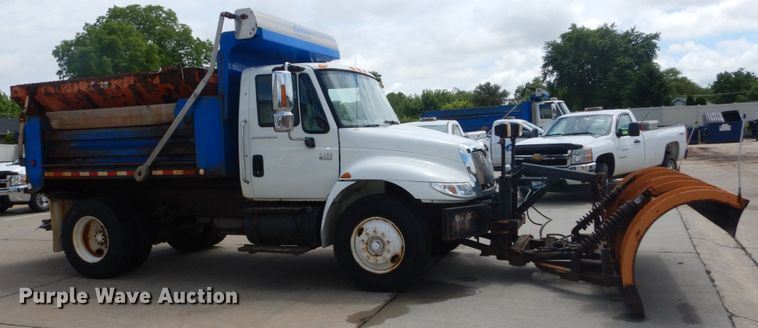 image for item IT9127 2006 International DuraStar 4400  dump truck