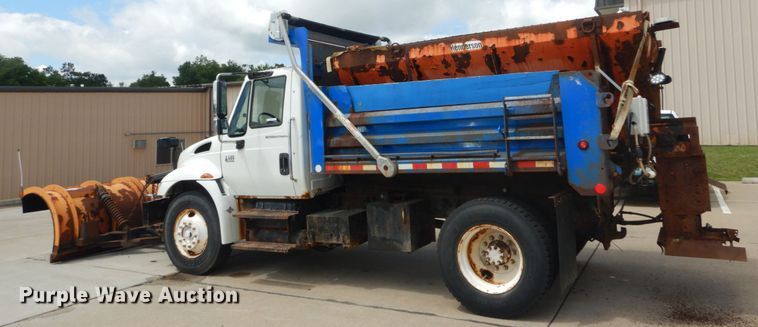 image for item IT9127 2006 International DuraStar 4400  dump truck