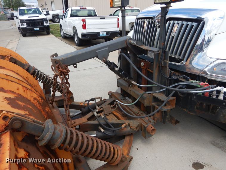 image for item IT9127 2006 International DuraStar 4400  dump truck