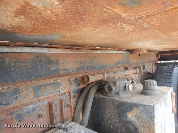 image for item IT9127 2006 International DuraStar 4400  dump truck