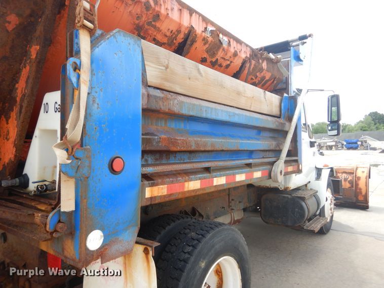 image for item IT9127 2006 International DuraStar 4400  dump truck