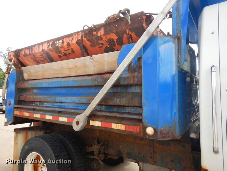 image for item IT9127 2006 International DuraStar 4400  dump truck