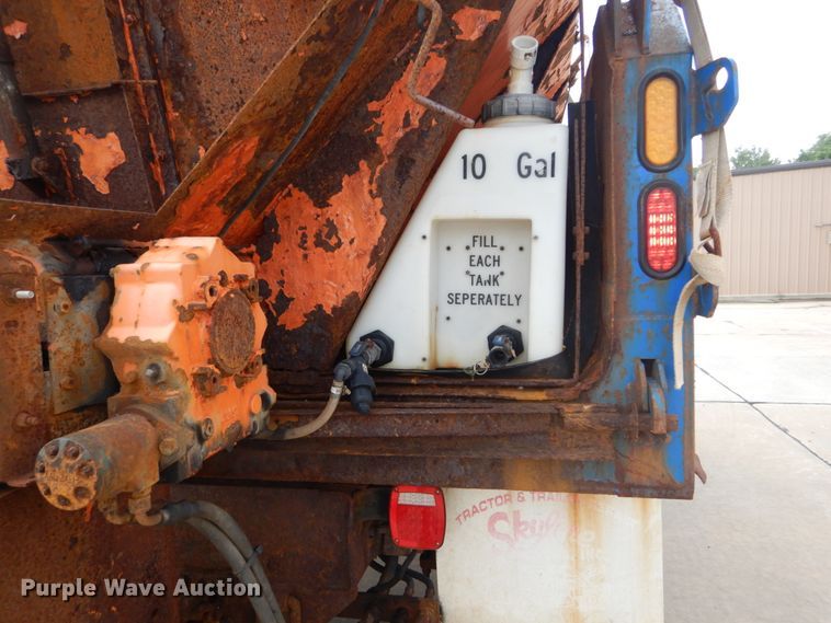 image for item IT9127 2006 International DuraStar 4400  dump truck