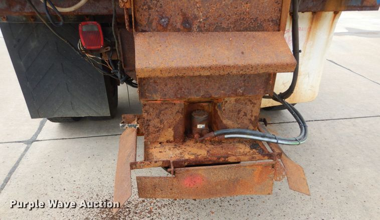 image for item IT9127 2006 International DuraStar 4400  dump truck