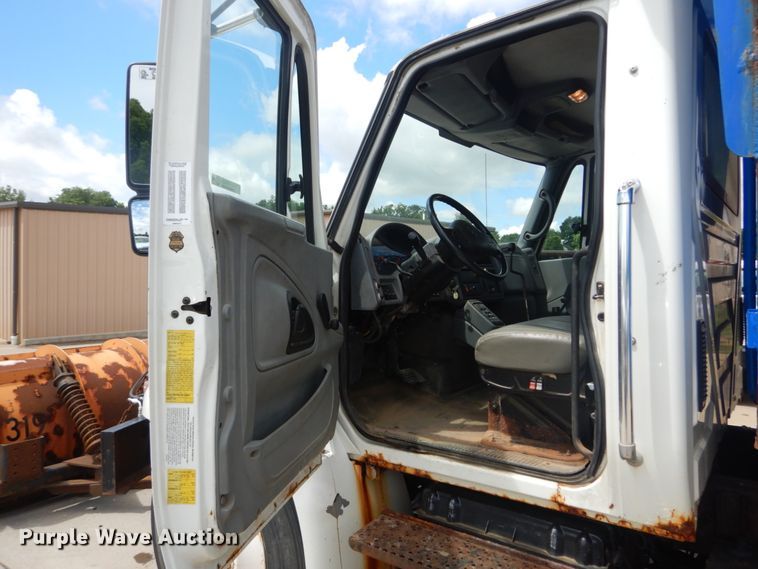 image for item IT9127 2006 International DuraStar 4400  dump truck