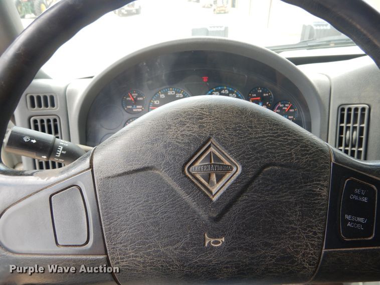 image for item IT9127 2006 International DuraStar 4400  dump truck