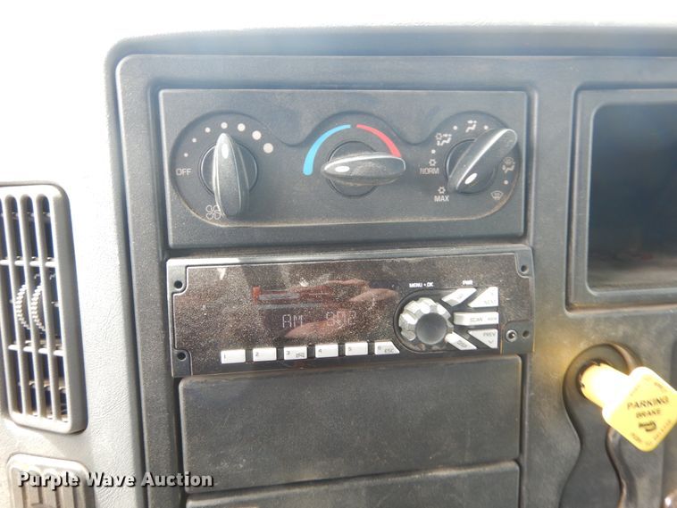 image for item IT9127 2006 International DuraStar 4400  dump truck