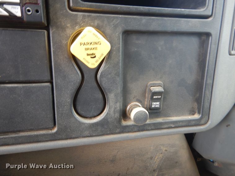 image for item IT9127 2006 International DuraStar 4400  dump truck