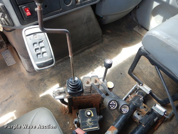 image for item IT9127 2006 International DuraStar 4400  dump truck