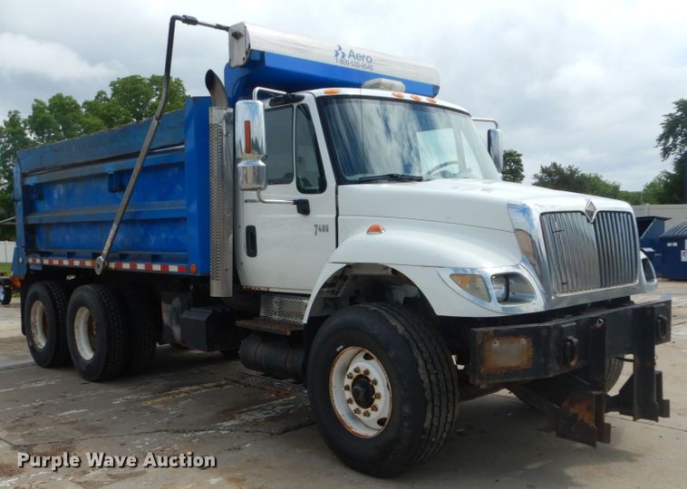 image for item IT9128 2007 International WorkStar 7400  dump truck