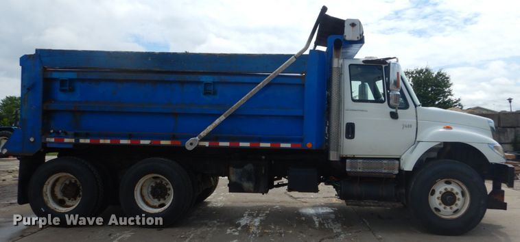 image for item IT9128 2007 International WorkStar 7400  dump truck