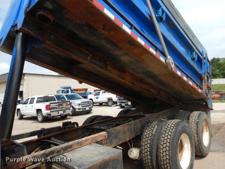 image for item IT9128 2007 International WorkStar 7400  dump truck