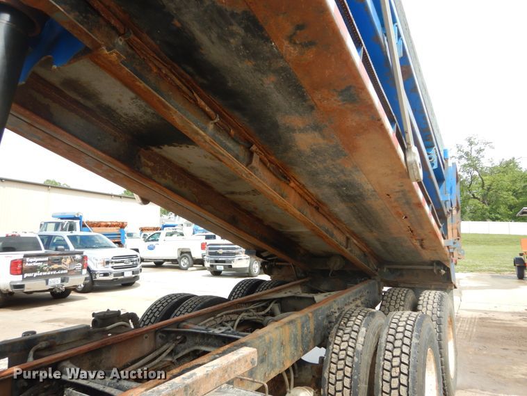 image for item IT9128 2007 International WorkStar 7400  dump truck