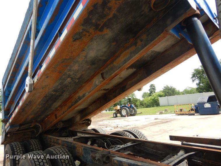 image for item IT9128 2007 International WorkStar 7400  dump truck