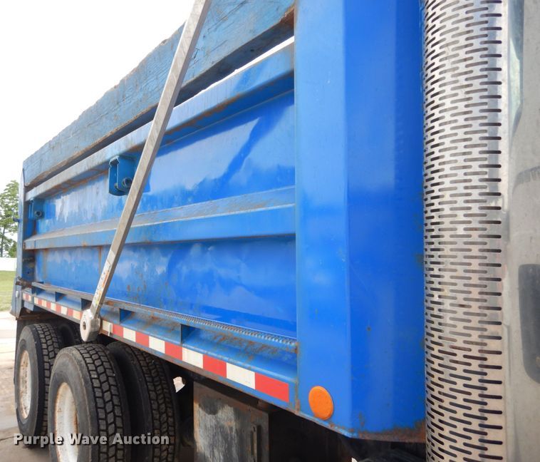 image for item IT9128 2007 International WorkStar 7400  dump truck