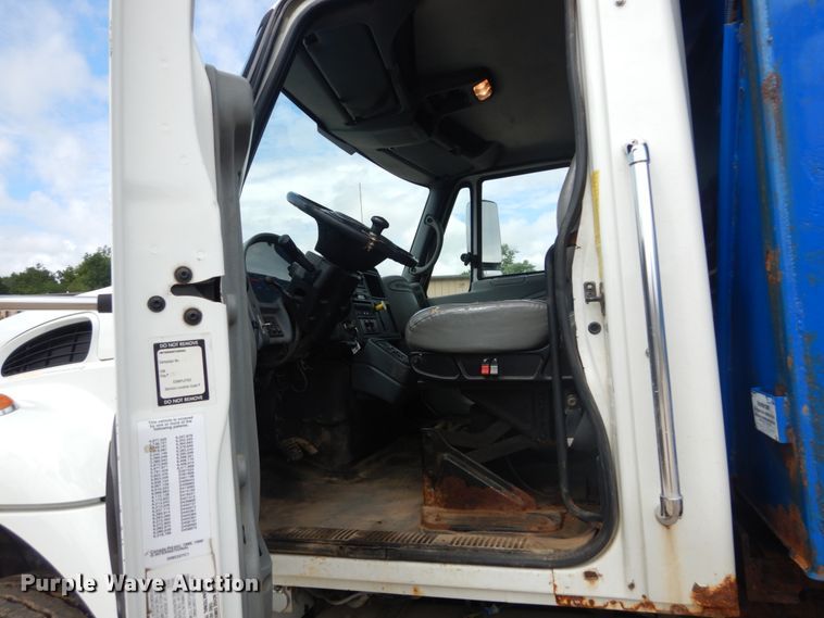 image for item IT9128 2007 International WorkStar 7400  dump truck