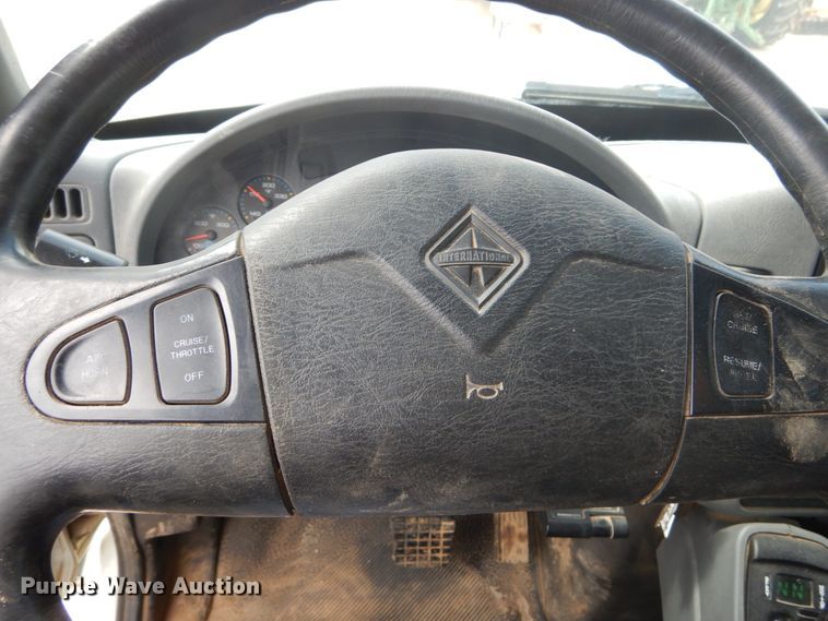 image for item IT9128 2007 International WorkStar 7400  dump truck