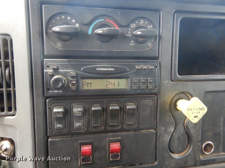 image for item IT9128 2007 International WorkStar 7400  dump truck