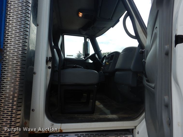 image for item IT9128 2007 International WorkStar 7400  dump truck