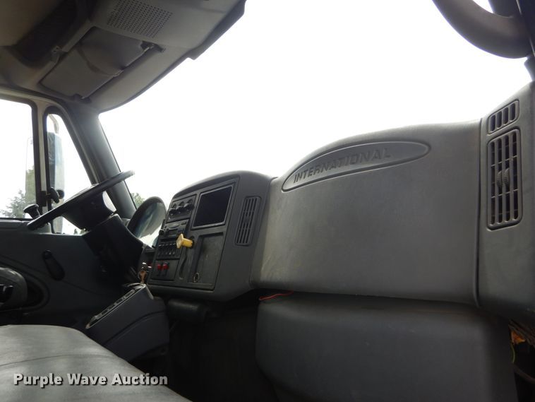 image for item IT9128 2007 International WorkStar 7400  dump truck