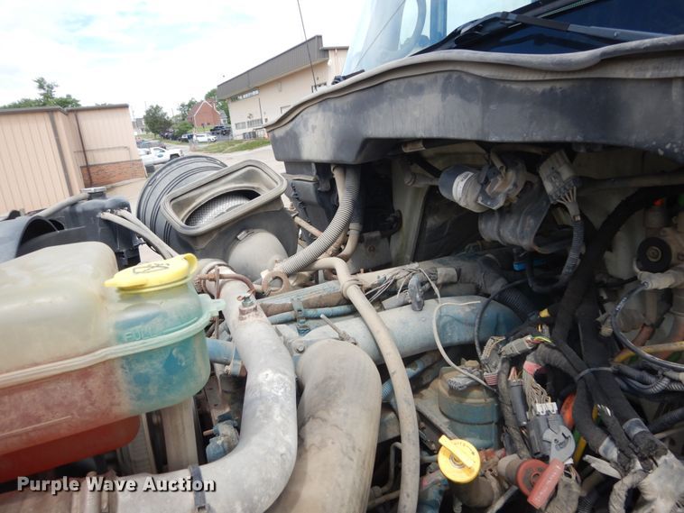 image for item IT9128 2007 International WorkStar 7400  dump truck