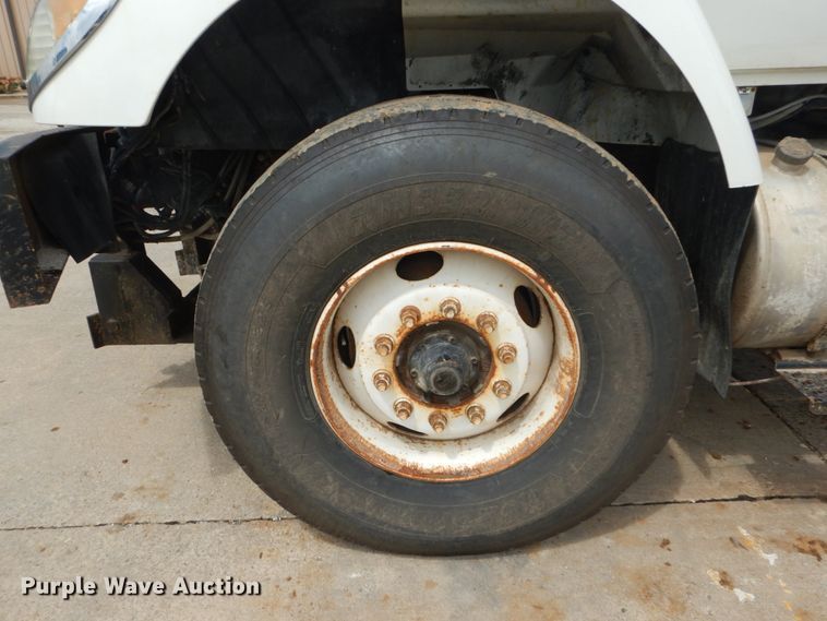 image for item IT9128 2007 International WorkStar 7400  dump truck