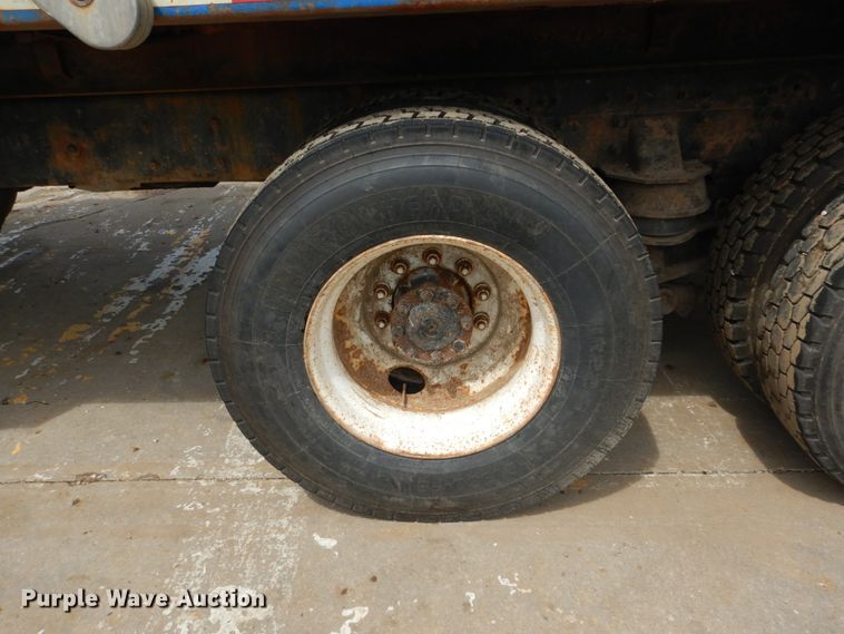 image for item IT9128 2007 International WorkStar 7400  dump truck