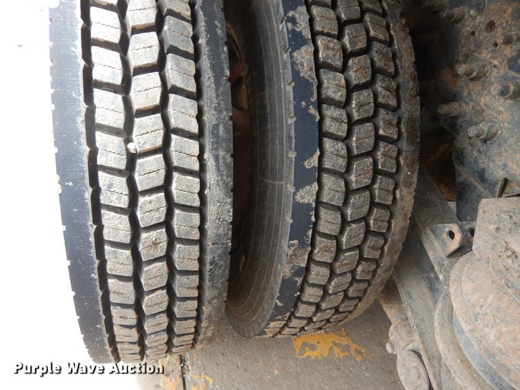 image for item IT9128 2007 International WorkStar 7400  dump truck