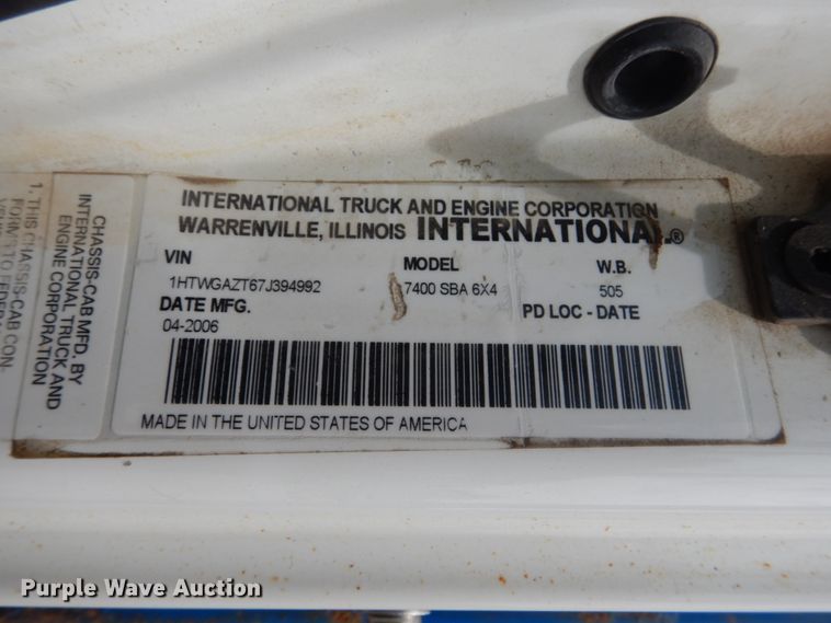 image for item IT9128 2007 International WorkStar 7400  dump truck