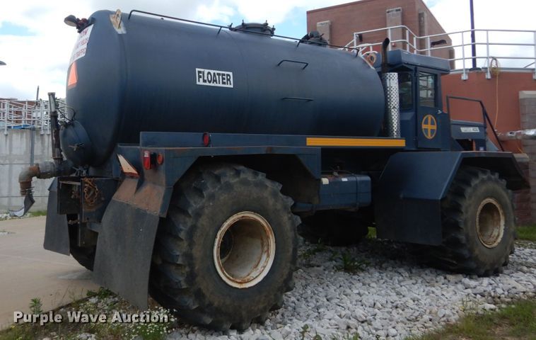 image for item IT9130 1991 Off Road Floater 4030HD  water wagon