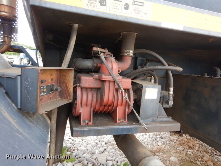 image for item IT9130 1991 Off Road Floater 4030HD  water wagon