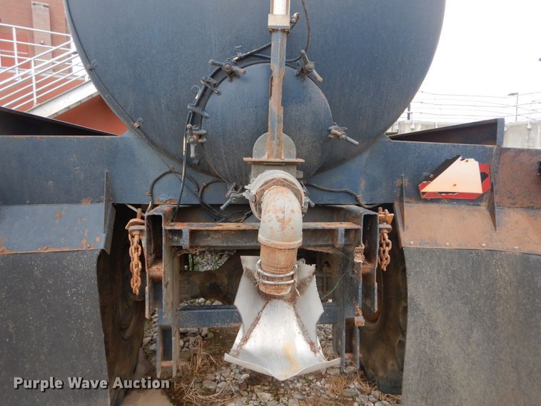 image for item IT9130 1991 Off Road Floater 4030HD  water wagon