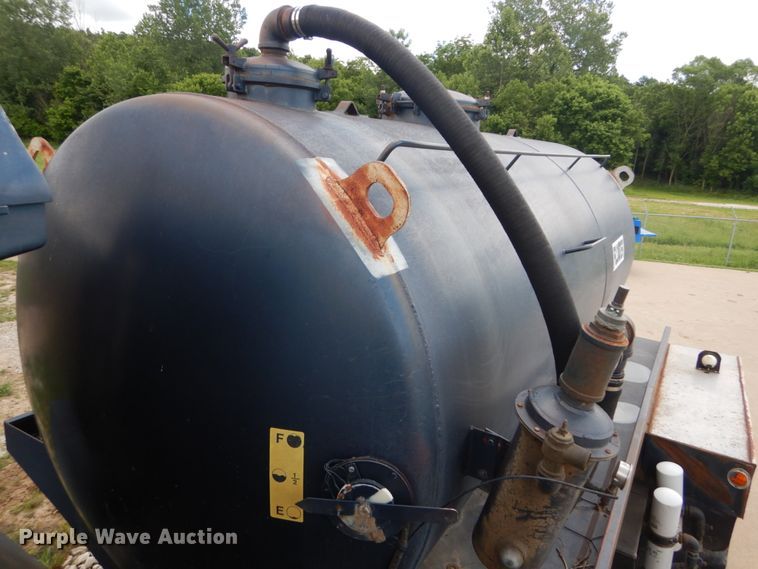 image for item IT9130 1991 Off Road Floater 4030HD  water wagon