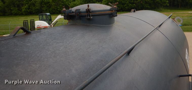 image for item IT9130 1991 Off Road Floater 4030HD  water wagon